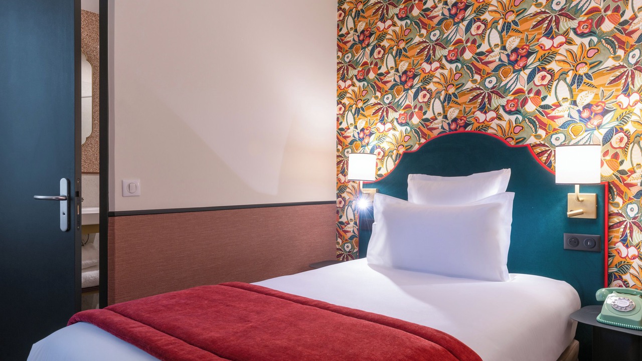 Photo of Bedroom in 9th Arrondissement