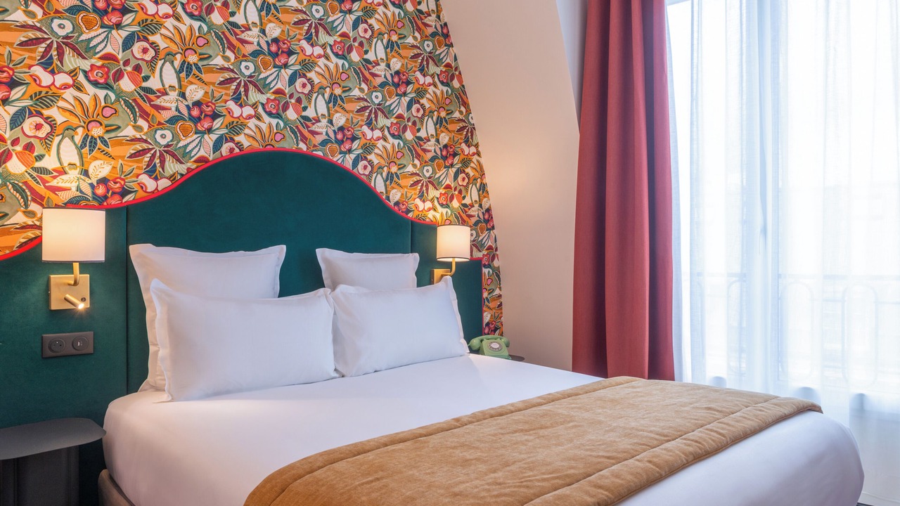 Photo of Bedroom in 9th Arrondissement