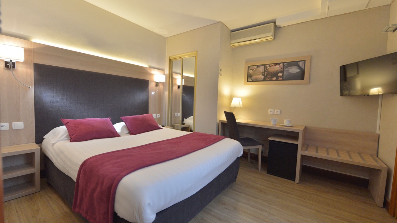 Photo of Bedroom in Montparnasse