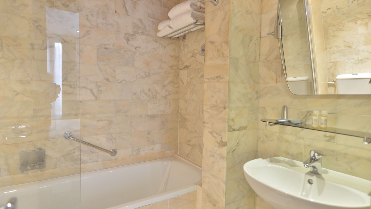 Photo of Bathroom in Montparnasse