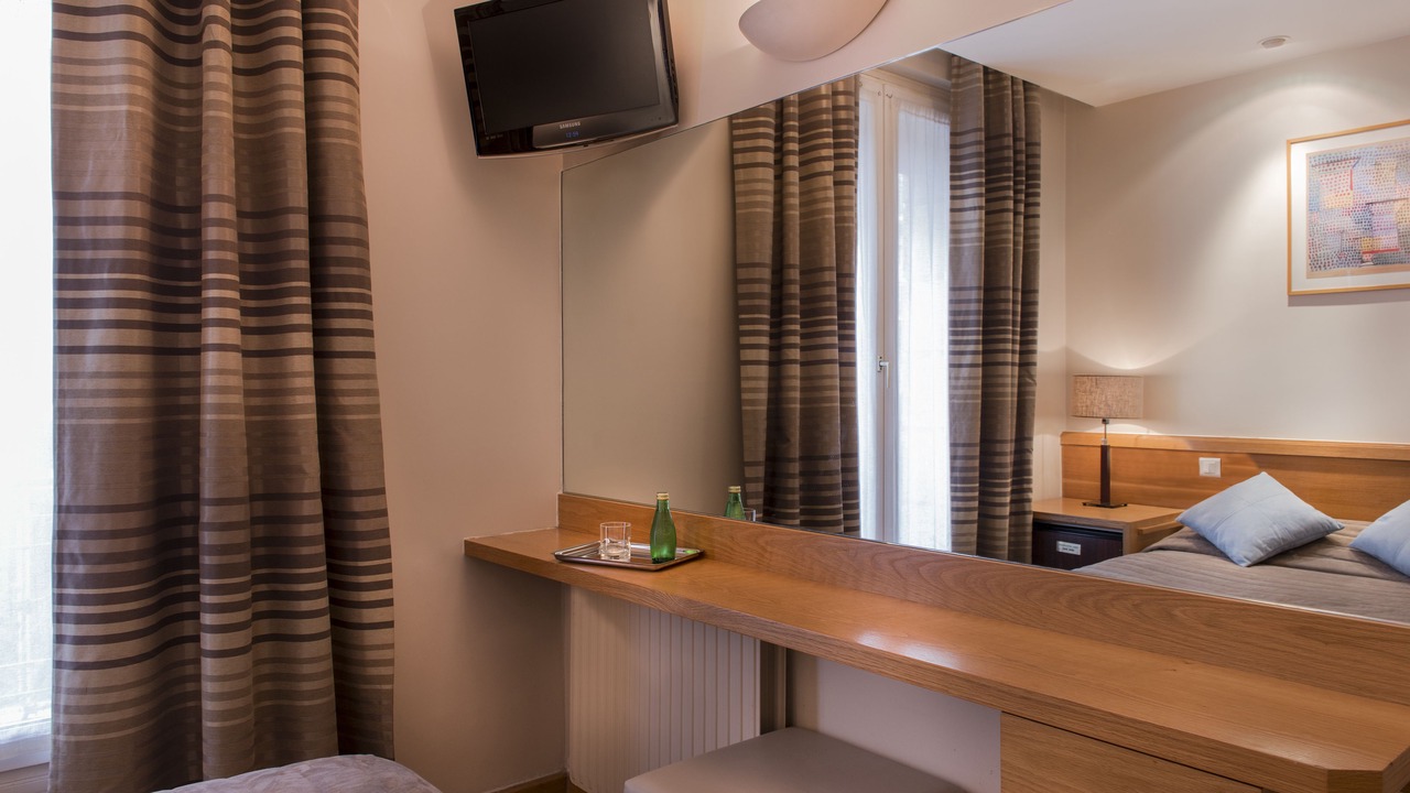 Photo of Bedroom in Montparnasse