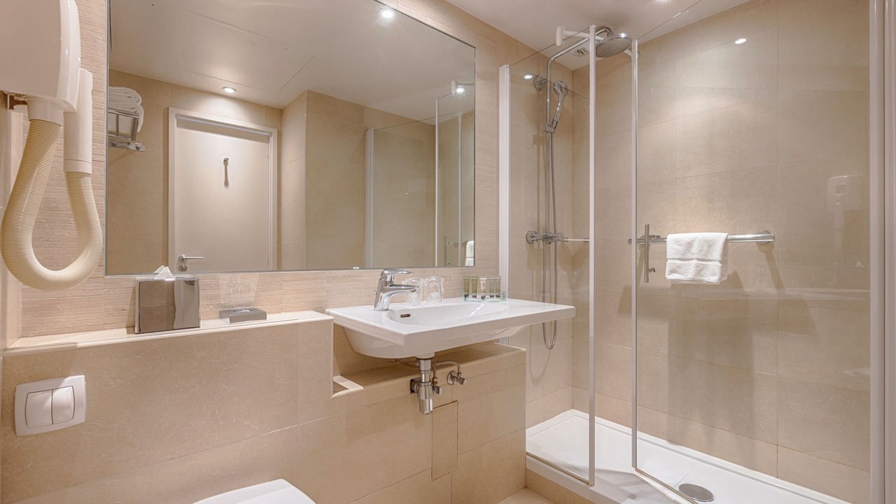 Photo of Bathroom in Chaillot