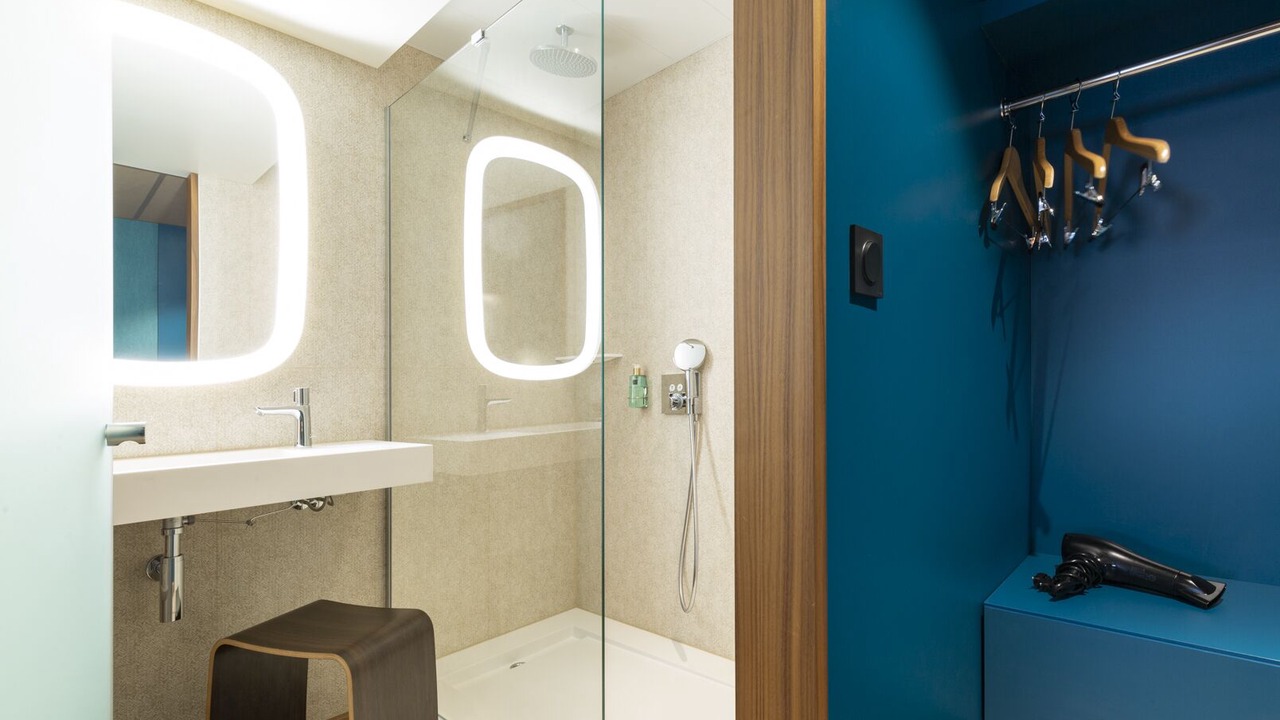 Photo of Bathroom in Saint-Lambert