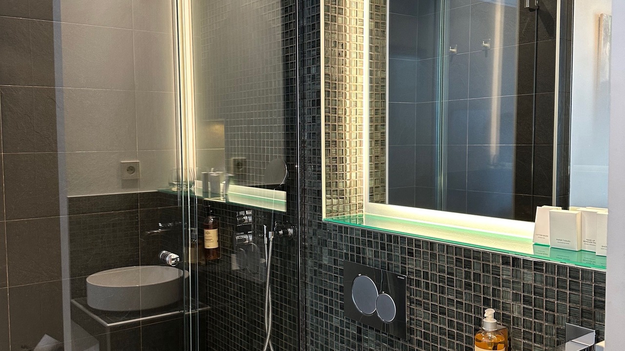 Photo of Bathroom in 16th Arrondissement