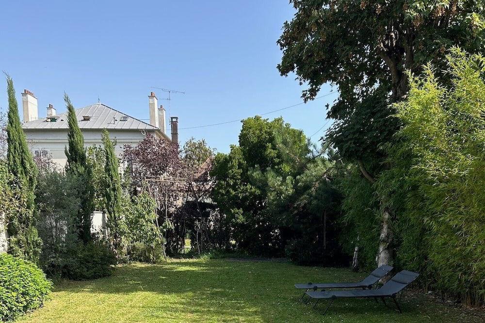 Photo of Outdoor in Adamville