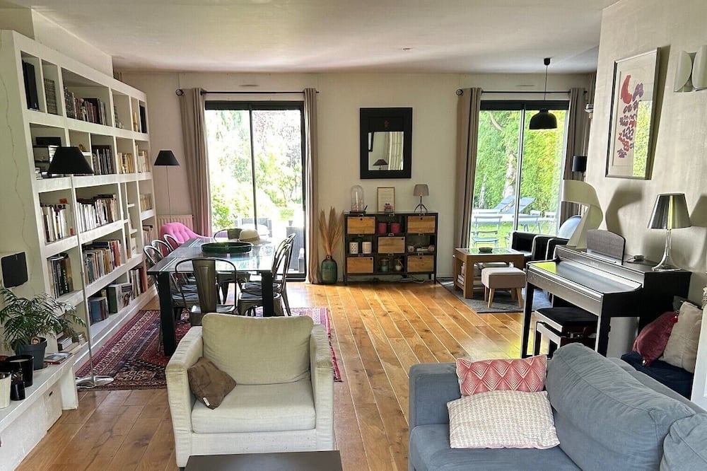 Photo of Livingroom in Adamville