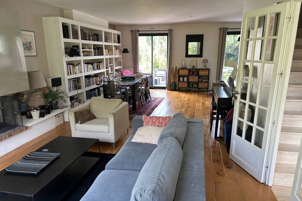 Photo of Livingroom in Adamville