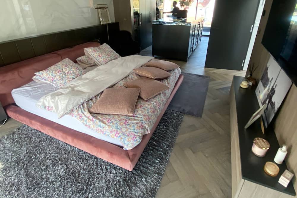Photo of Bedroom in La Varenne Saint-Hilaire