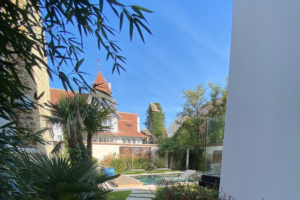 Photo of Outdoor in La Varenne Saint-Hilaire