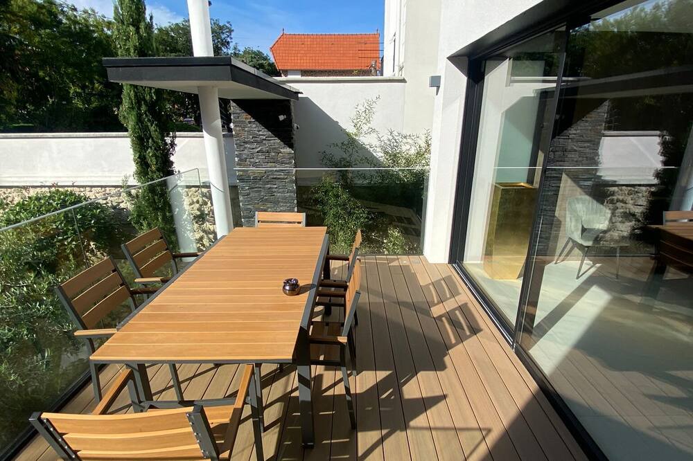 Photo of Outdoor in La Varenne Saint-Hilaire