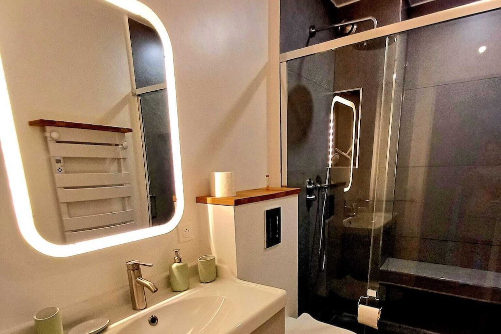 Photo of Bathroom in Rueil-Malmaison