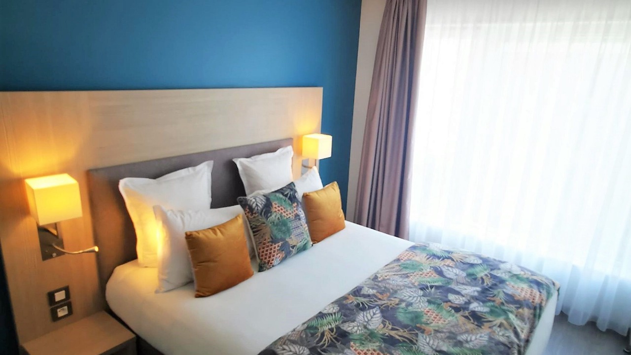 Photo of Bedroom in Asnieres-sur-Seine