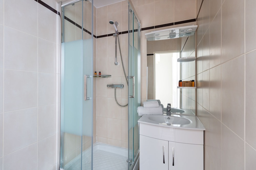 Photo of Bathroom in Clichy