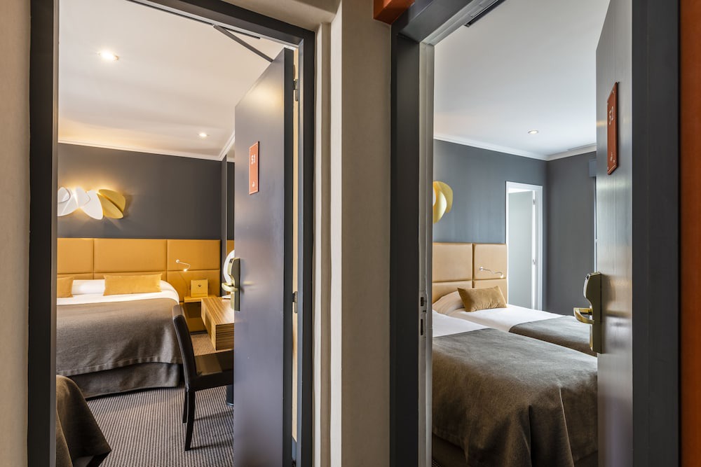 Photo of Bedroom in Clichy