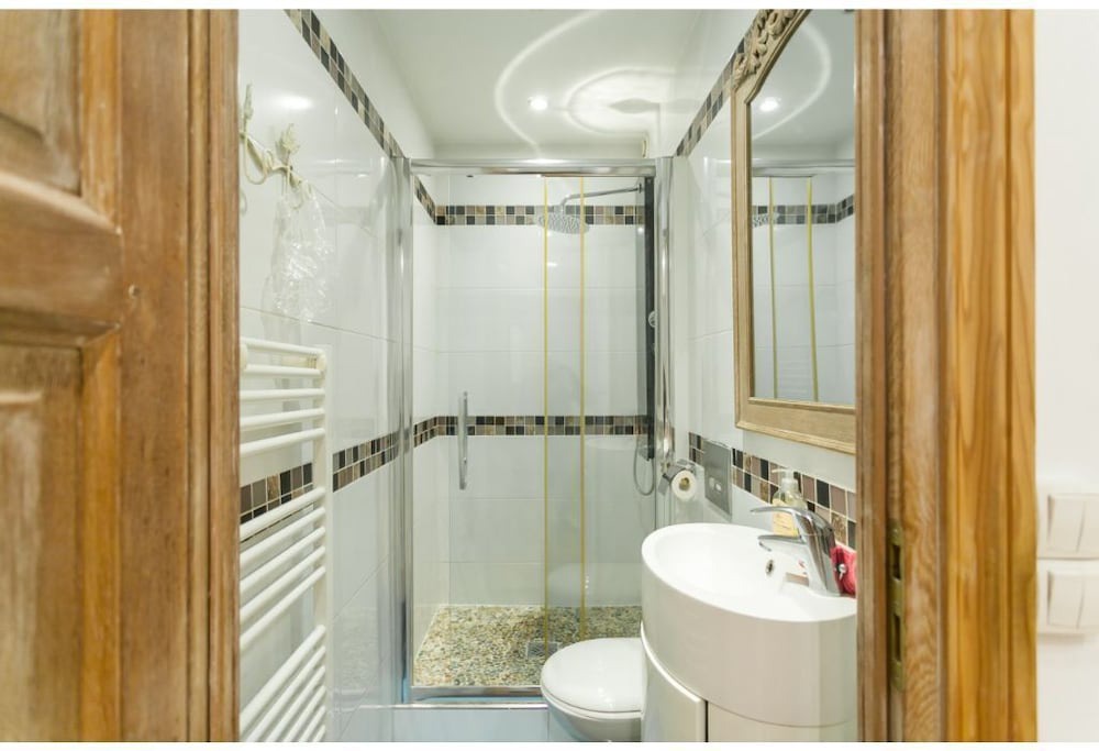Photo of Bathroom in 5th Arrondissement