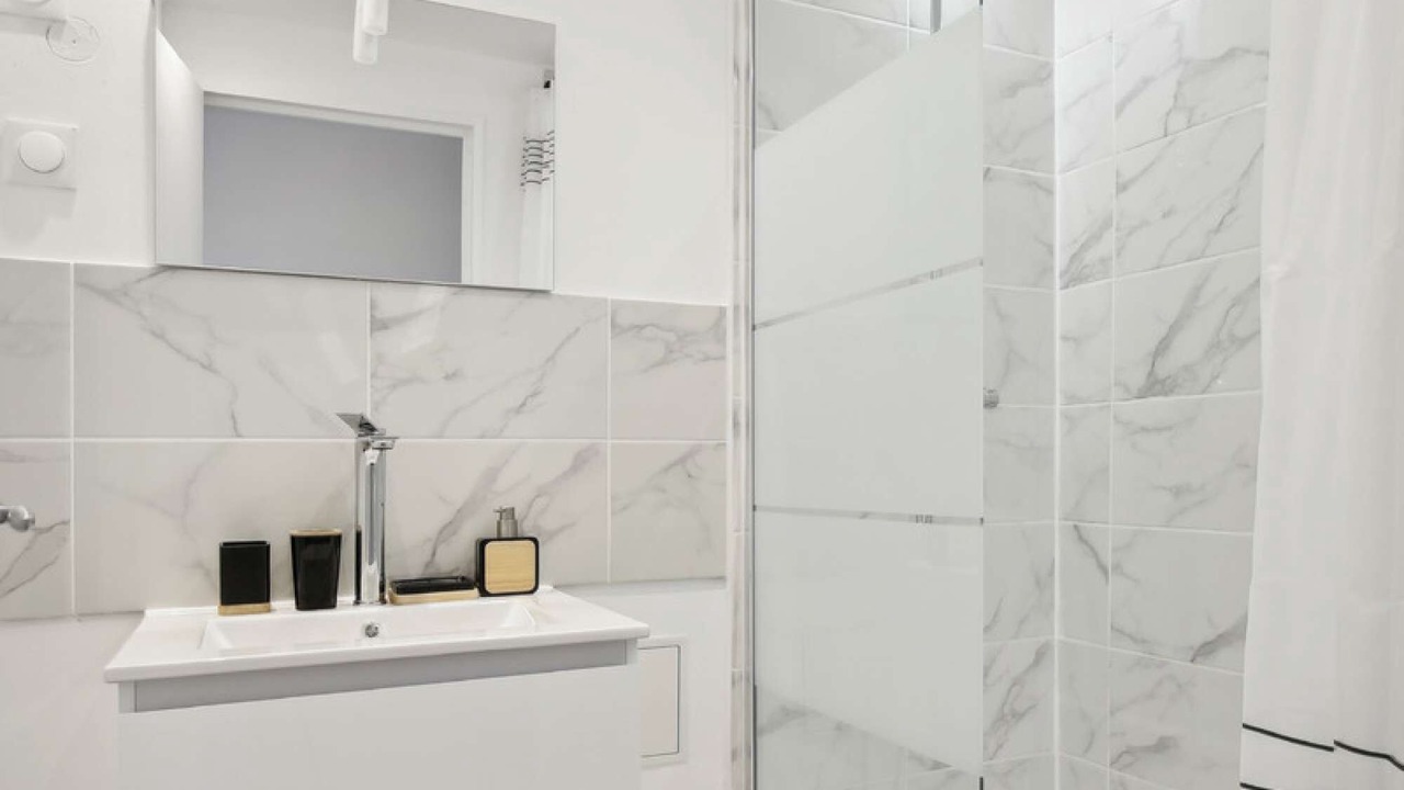 Photo of Bathroom in Colombes