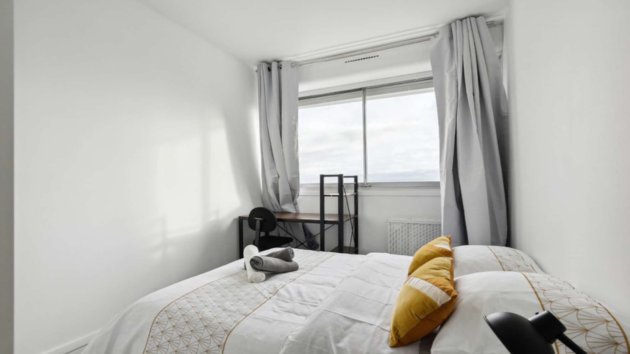 Photo of Bedroom in Colombes