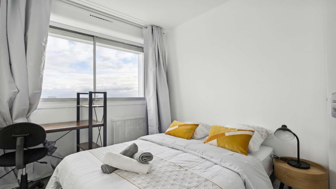 Photo of Bedroom in Colombes