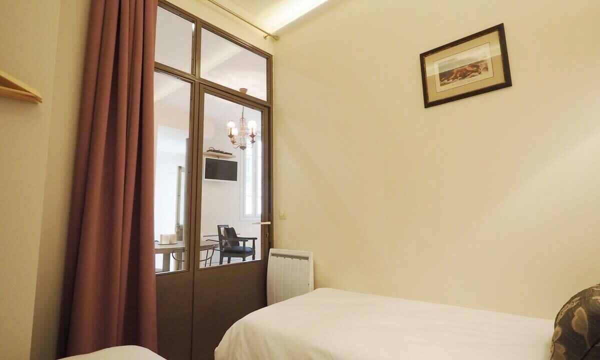 Photo of Bedroom in Notre-Dame-des-Champs