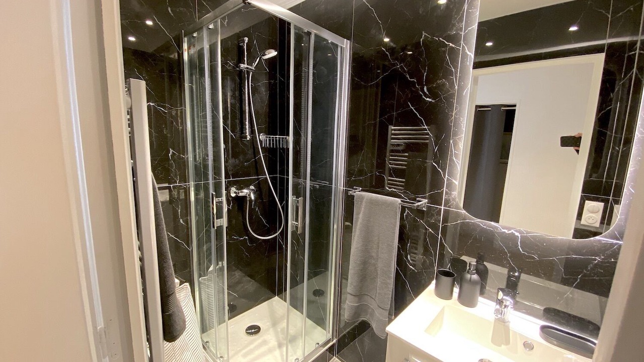 Photo of Bathroom in Batignolles
