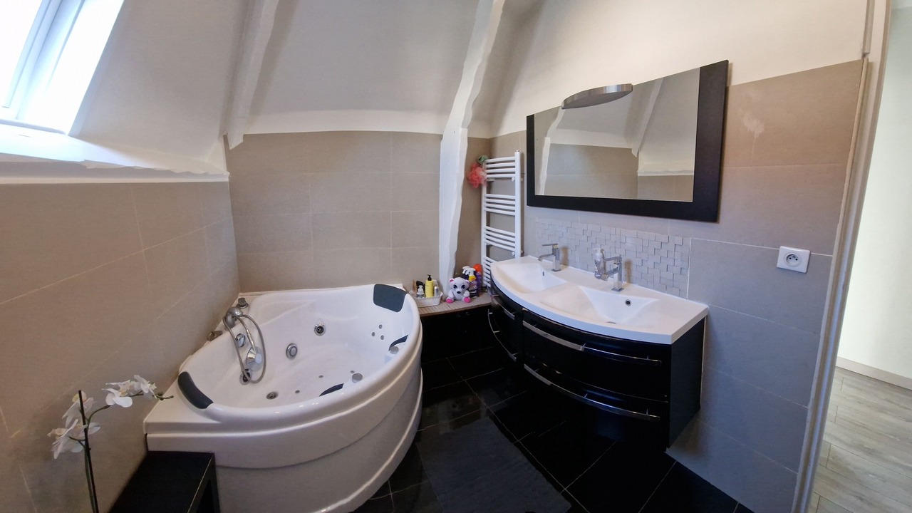Photo of Bathroom in Livry-Gargan