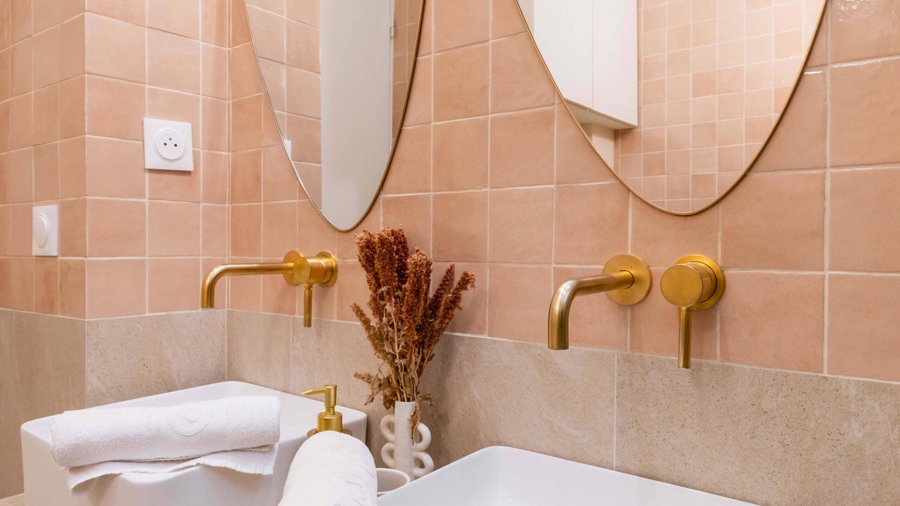 Photo of Bathroom in Quartier de la Folie-Mericourt