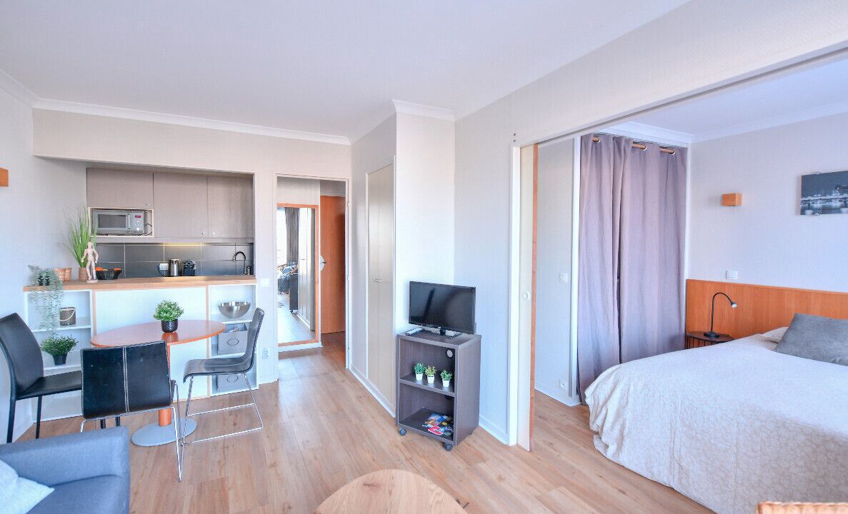 Photo of Bedroom in Combat