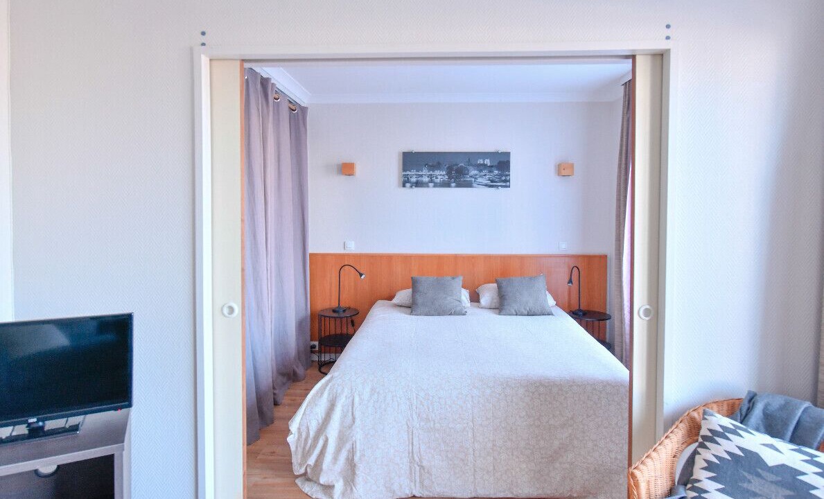Photo of Bedroom in Combat