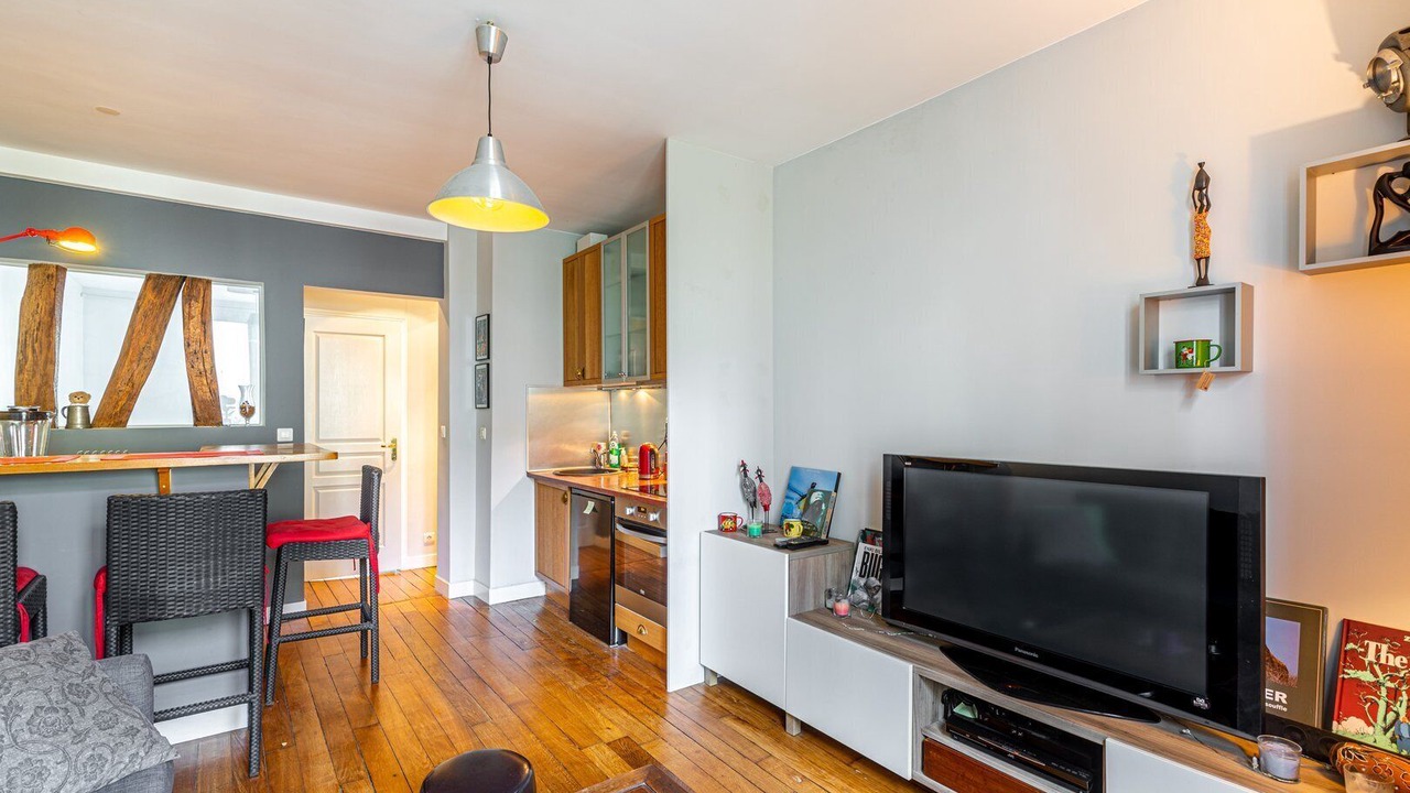 Photo of Livingroom in Combat