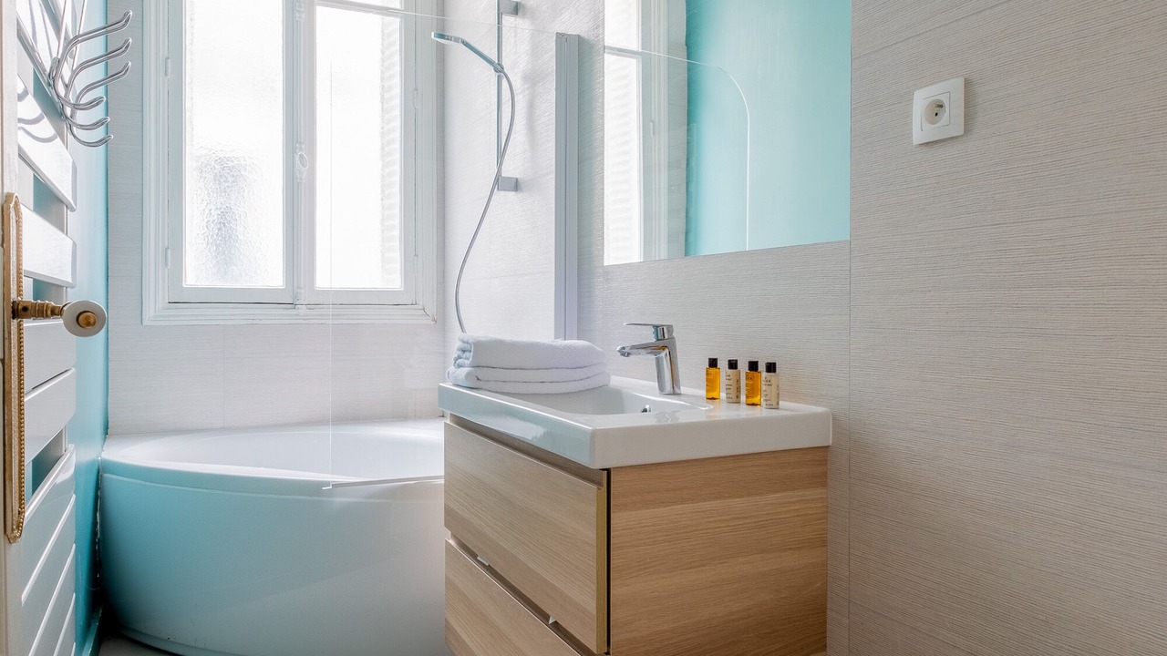 Photo of Bathroom in Montparnasse