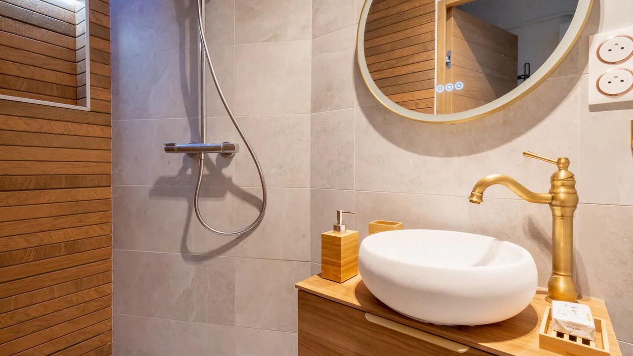 Photo of Bathroom in Le Perreux-sur-Marne