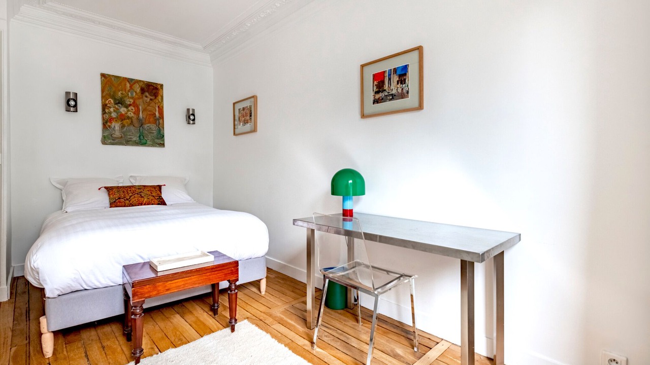 Photo of Bedroom in 10th Arrondissement