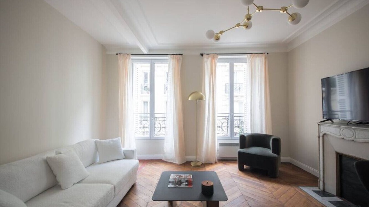 Photo of Livingroom in 15th Arrondissement