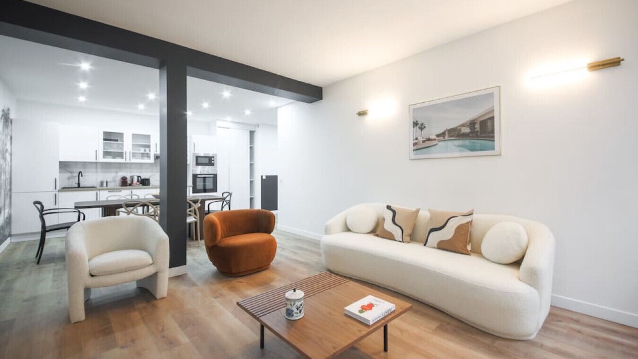 Photo of Livingroom in 15th Arrondissement