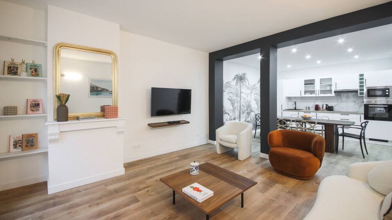 Photo of Livingroom in 15th Arrondissement