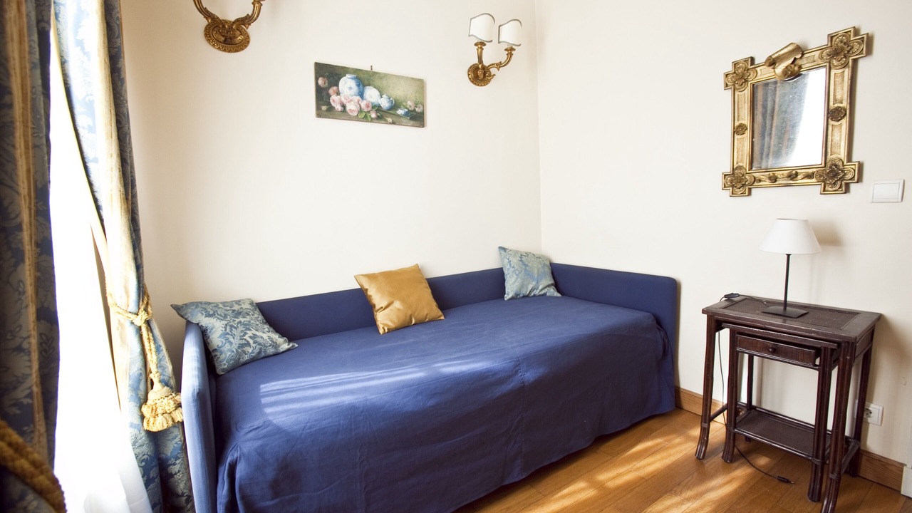 Photo of Bedroom in 8th Arrondissement
