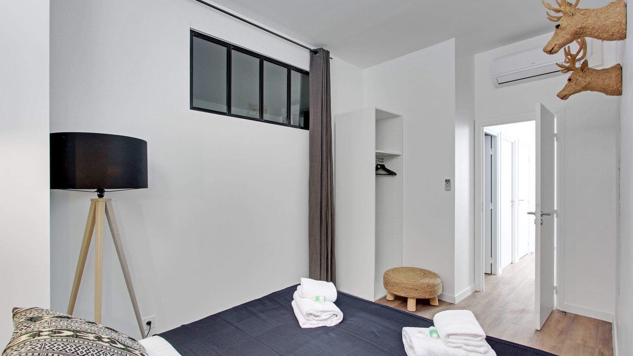 Photo of Bedroom in Arts-et-Metiers