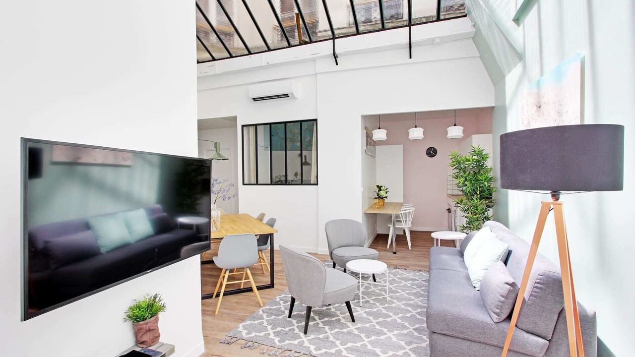 Photo of Livingroom in Arts-et-Metiers