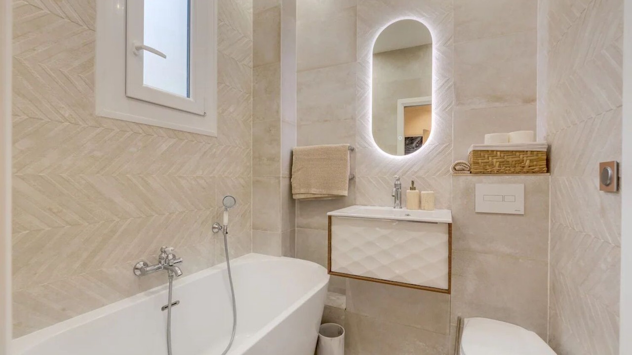 Photo of Bathroom in Chaillot