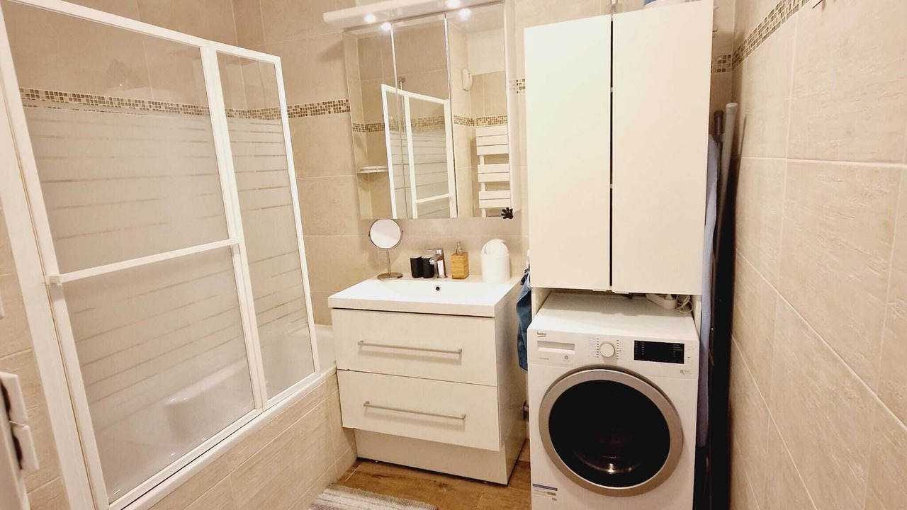 Photo of Bathroom in Asnieres-sur-Seine