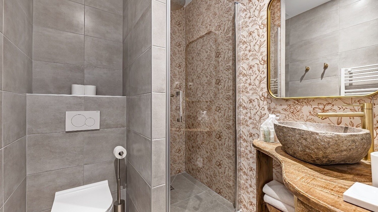 Photo of Bathroom in Quartier Saint-Ambroise