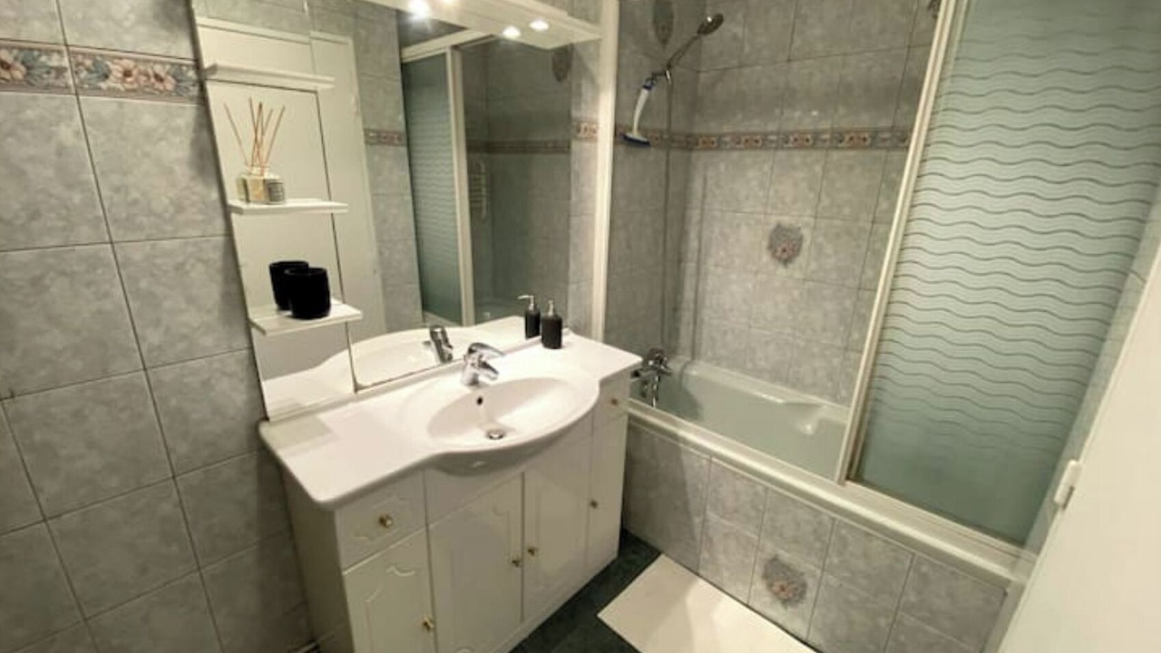 Photo of Bathroom in Colombes