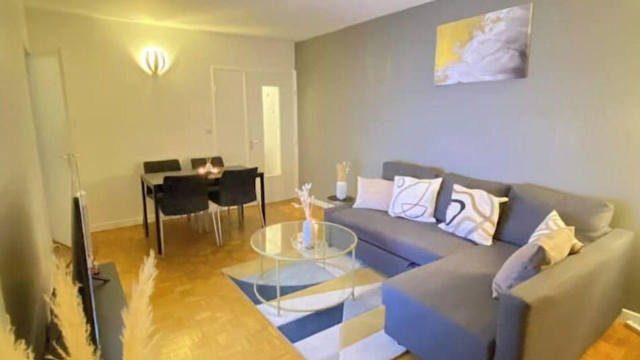 Photo of Livingroom in Colombes