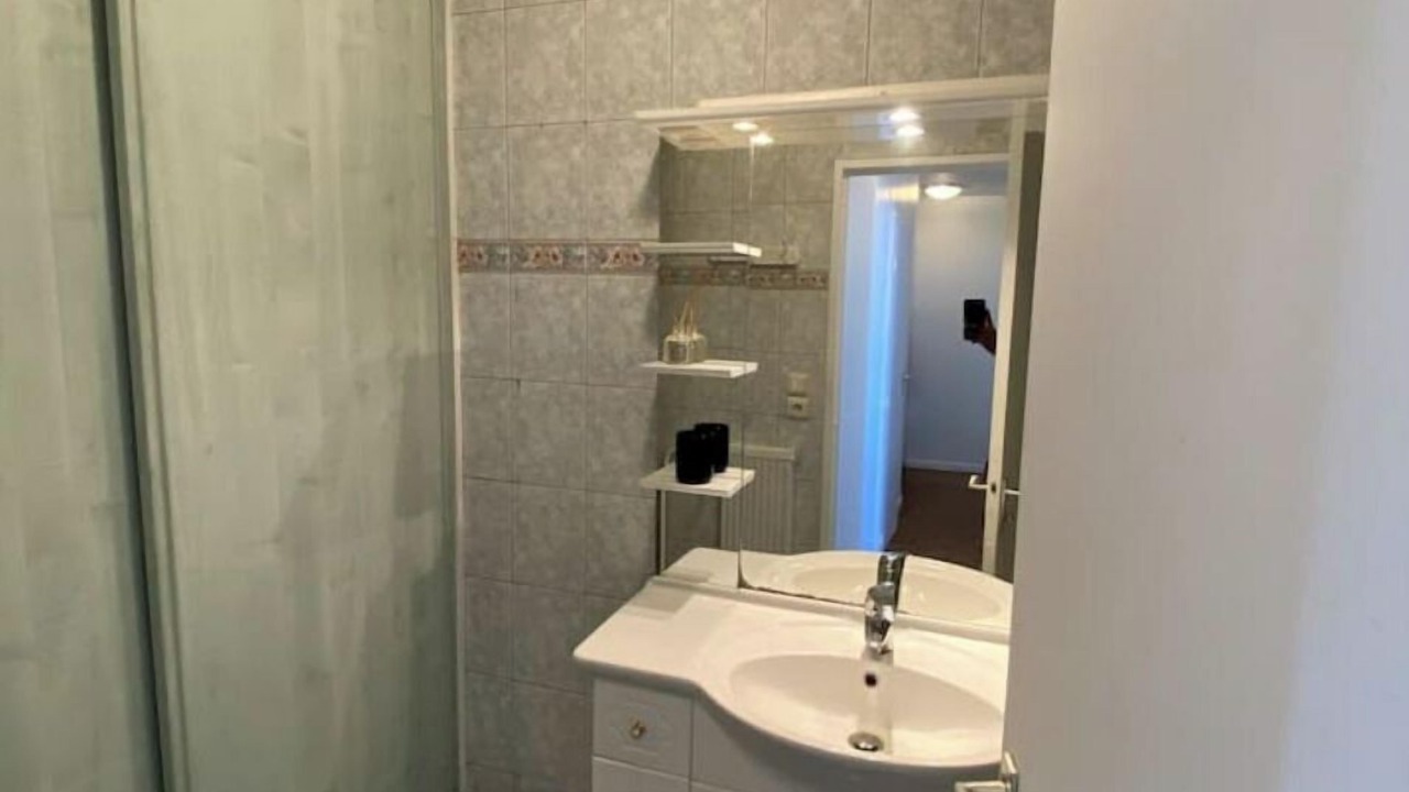 Photo of Bathroom in Colombes