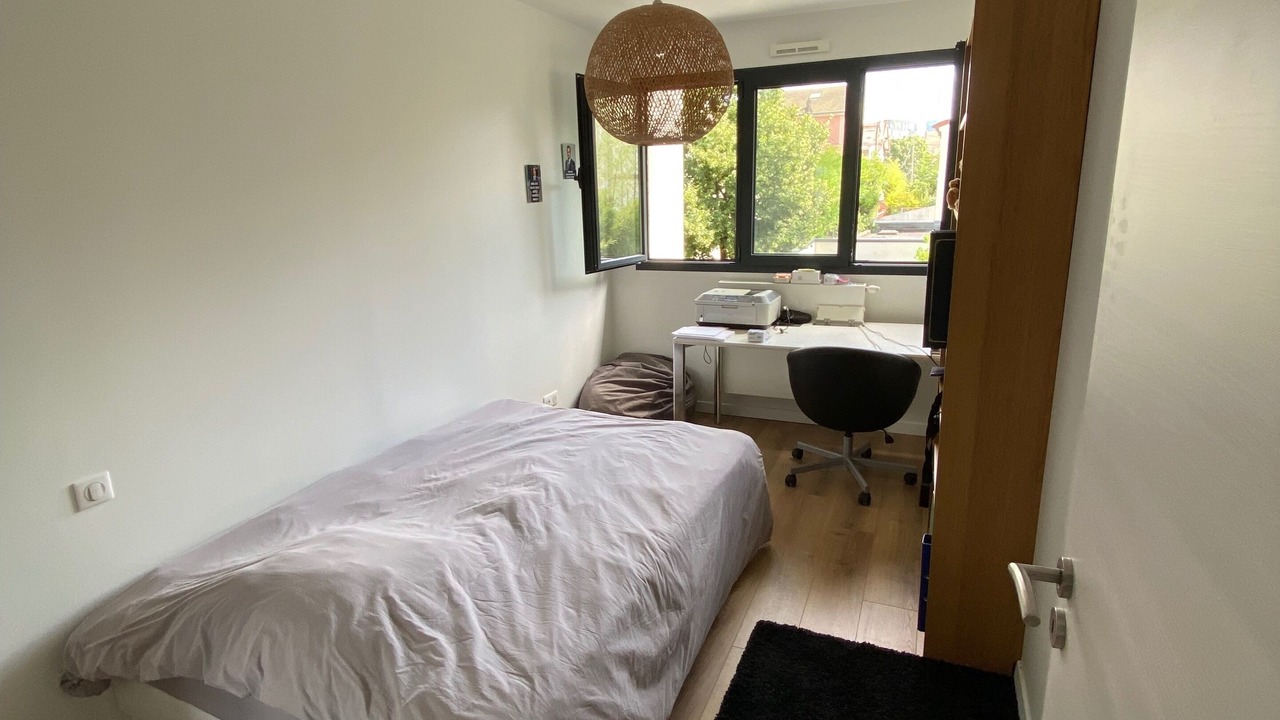 Photo of Bedroom in Colombes