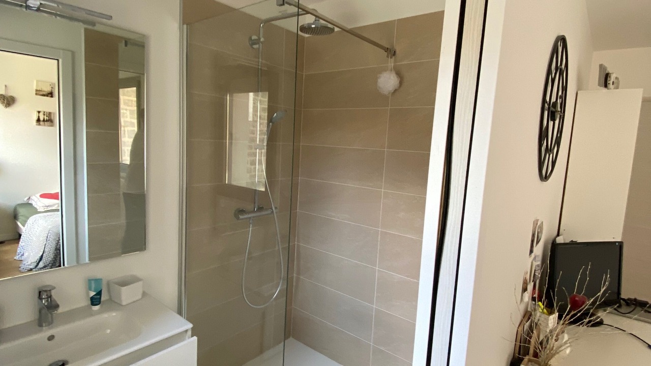 Photo of Bathroom in Colombes