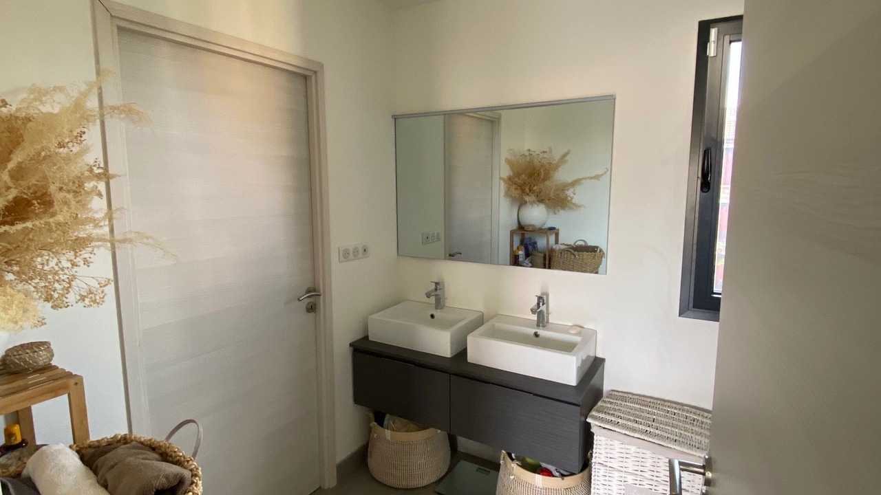 Photo of Bathroom in Colombes