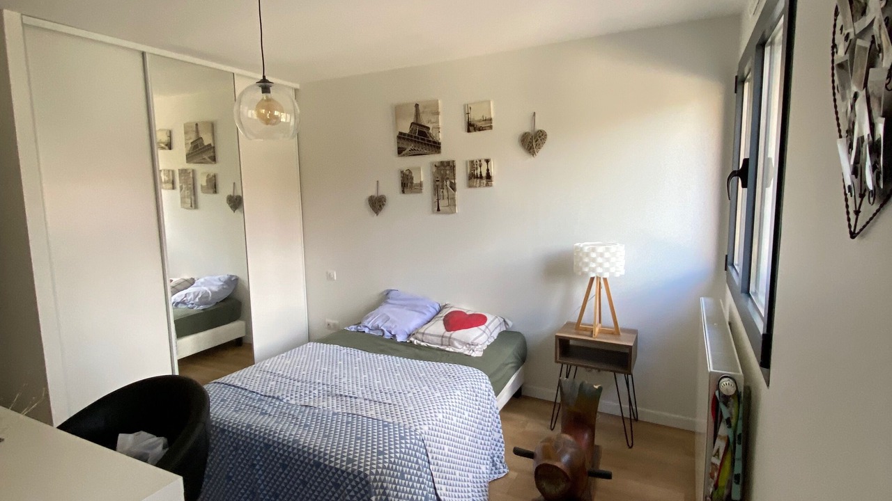 Photo of Bedroom in Colombes