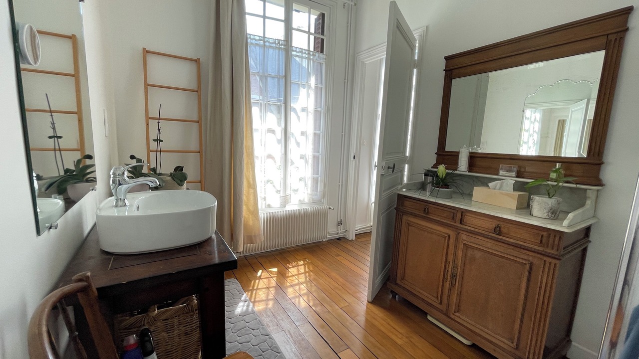 Photo of Bathroom in Vignerons