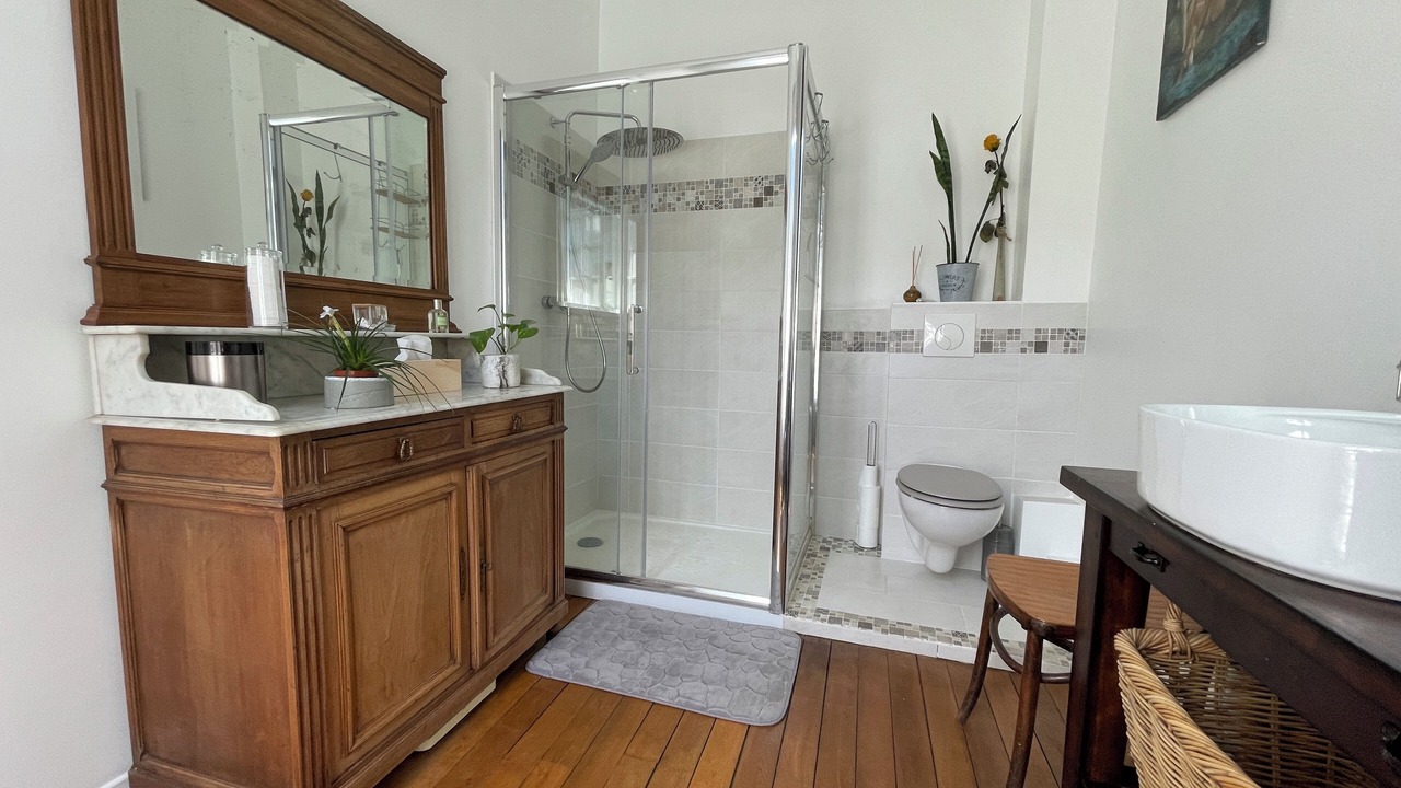 Photo of Bathroom in Vignerons